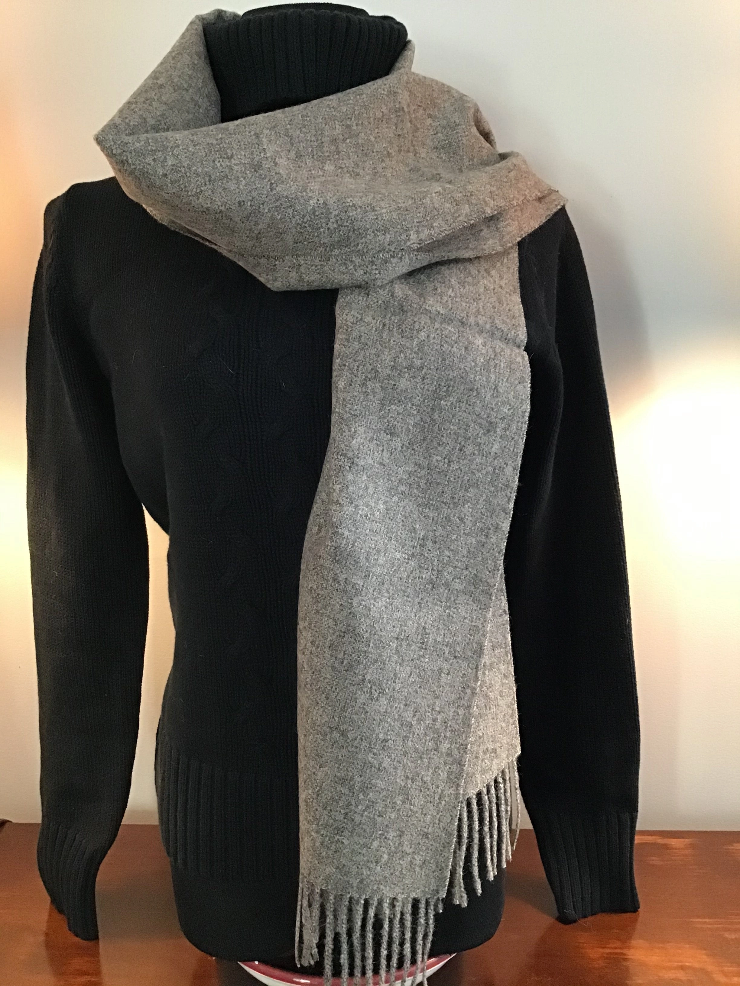 Cozy Alpaca Scarf: Luxurious Softness & Warmth - 100% Superfine Comfort.